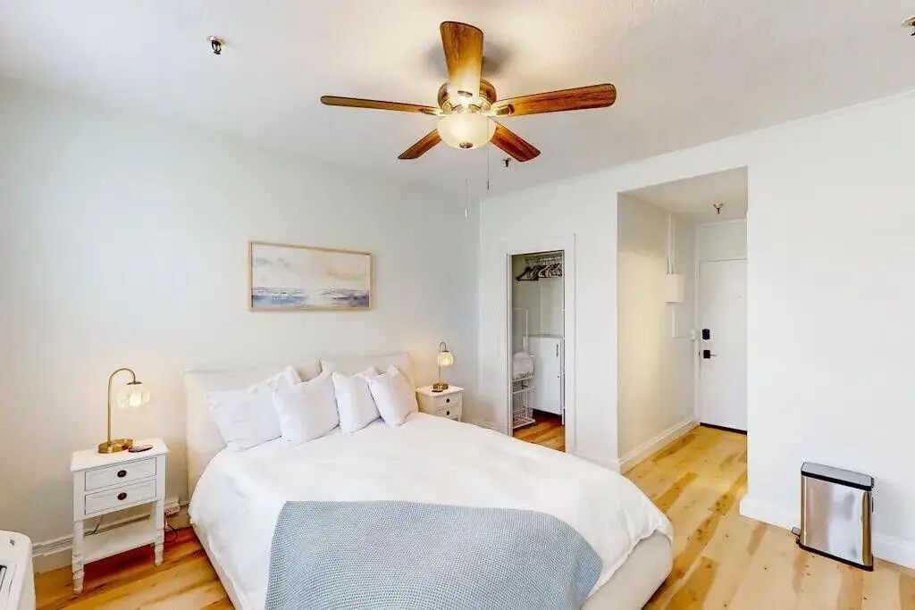 235 Sunrise Avenue #3215, Palm Beach