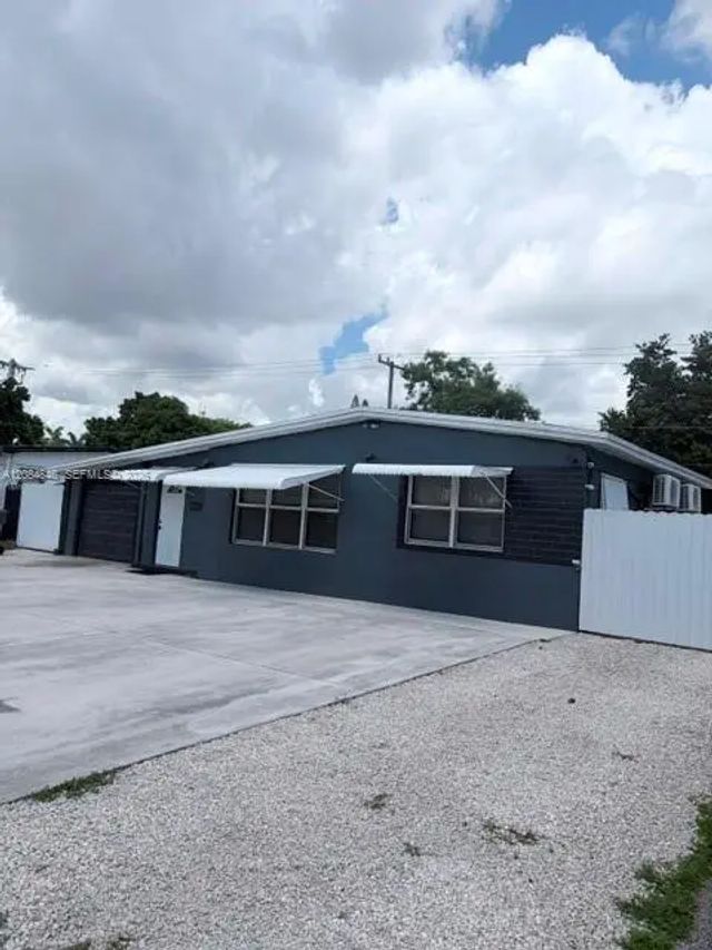 3 of 28 - 3611 Sw 40th Street, West Park, FL