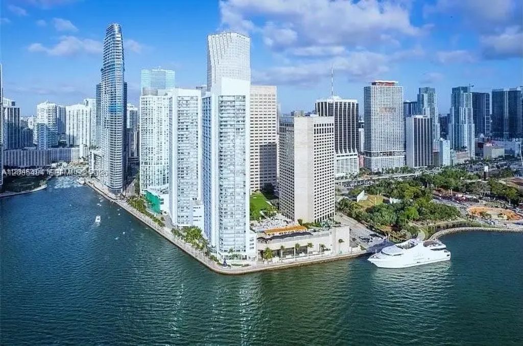 335 S Biscayne Boulevard #1801, Miami