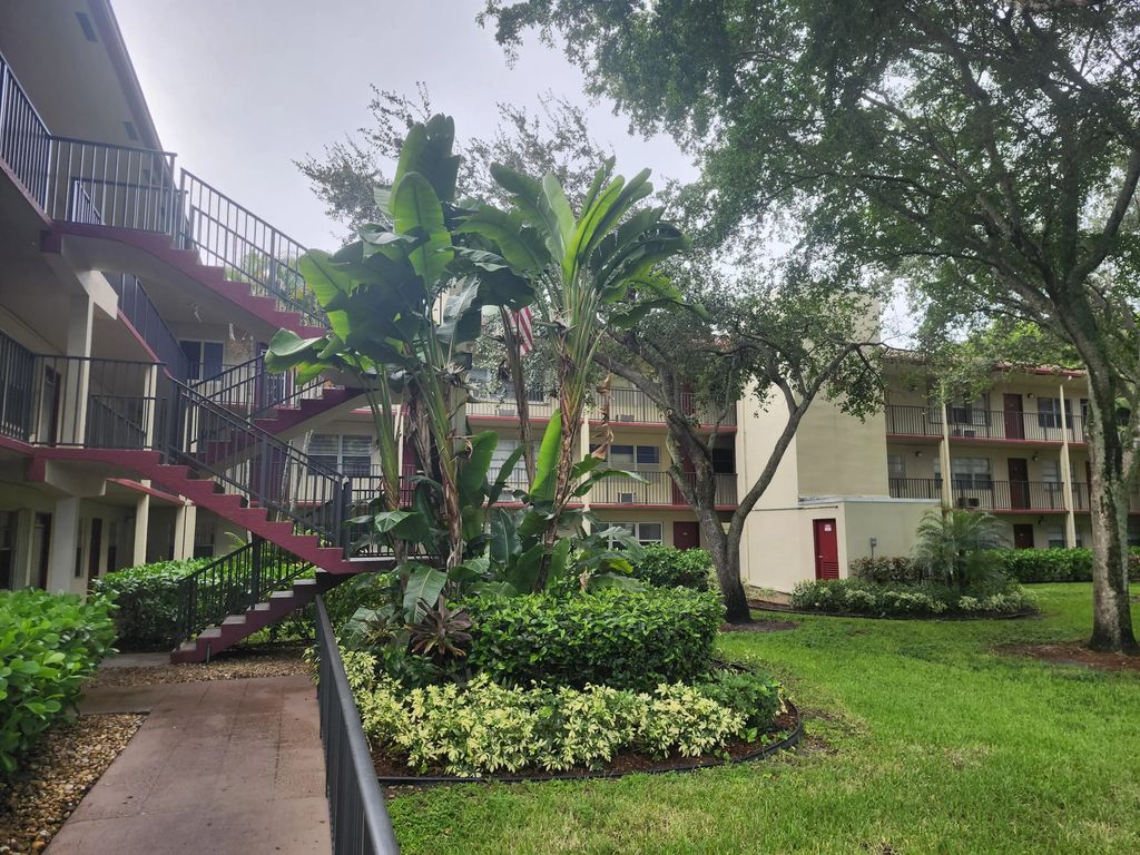 200 Sw 132nd Way #105l, Pembroke Pines