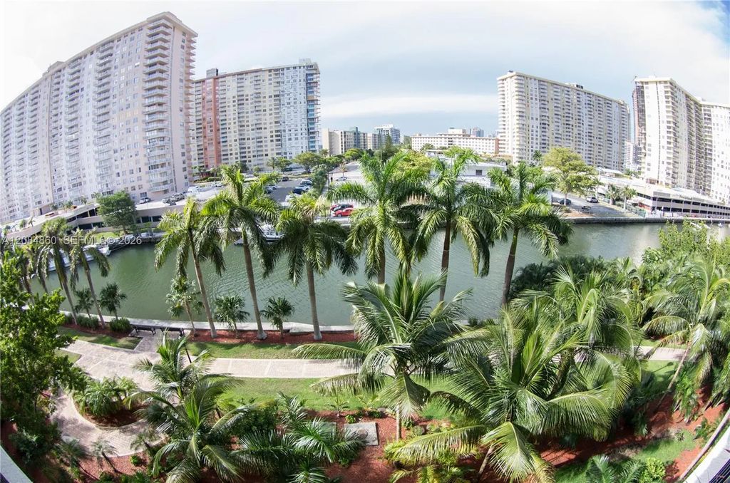 17150 N Bay Road #2512, Sunny Isles Beach
