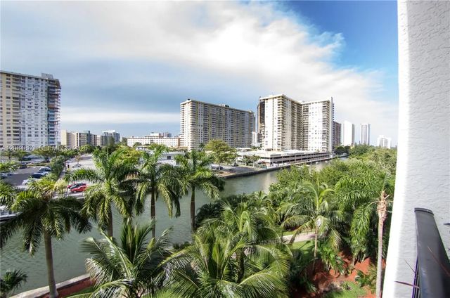 3 of 49 - 17150 N Bay Road #2512, Sunny Isles Beach, FL