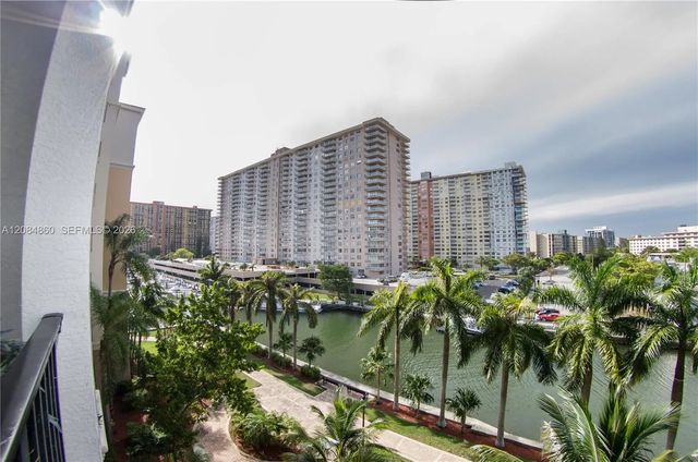 4 of 49 - 17150 N Bay Road #2512, Sunny Isles Beach, FL