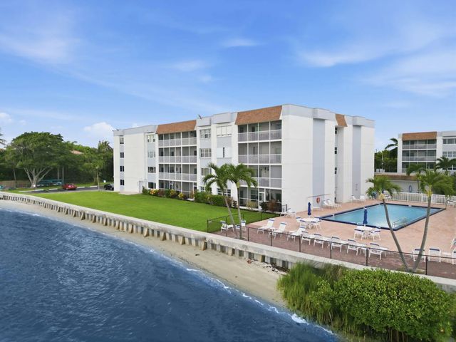 4 of 51 - 1516 S Lakeside Drive #408, Lake Worth Beach, FL