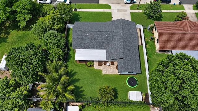 3 of 37 - 528 Nw 15th Avenue, Boca Raton, FL