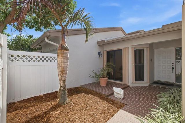 5 of 44 - 6676 Canary Palm  Circle #19, Boca Raton, FL