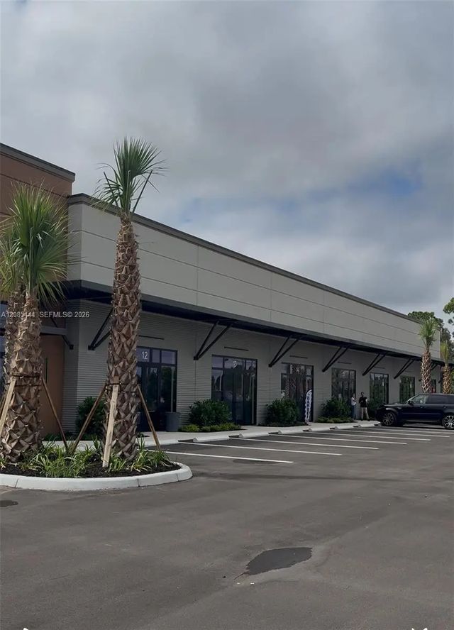 5 of 7 - 8156 Alico Road #1, Fort Myers, FL