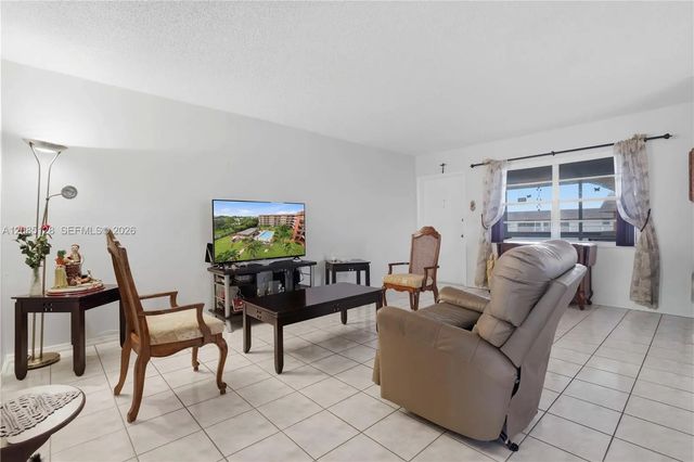 5 of 27 - 5300 Washington Street #w513, Hollywood, FL