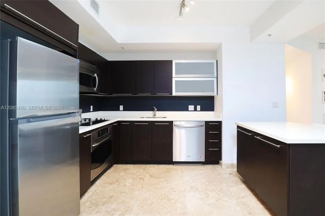 3 of 19 - 90 Sw 3rd Street #3002, Miami, FL