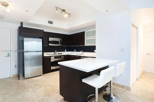 4 of 19 - 90 Sw 3rd Street #3002, Miami, FL