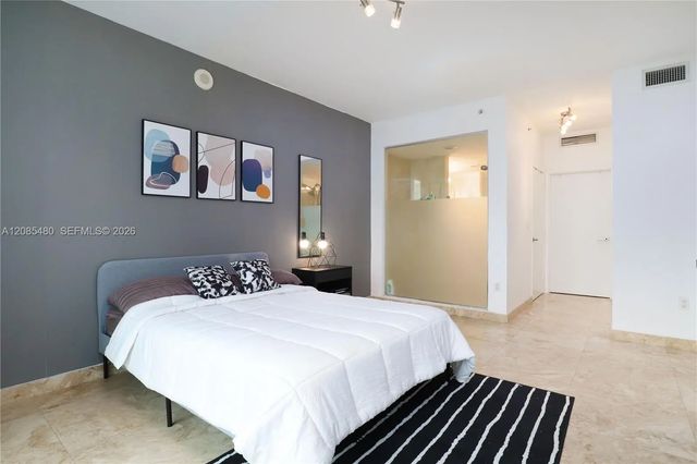 5 of 19 - 90 Sw 3rd Street #3002, Miami, FL