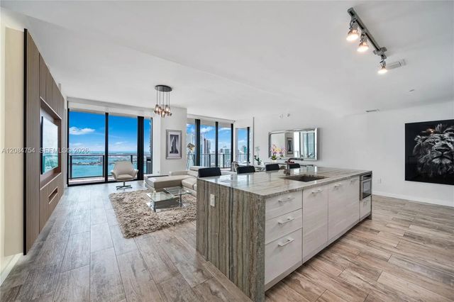 4 of 59 - 650 Ne 32nd Street #ph5003, Miami, FL
