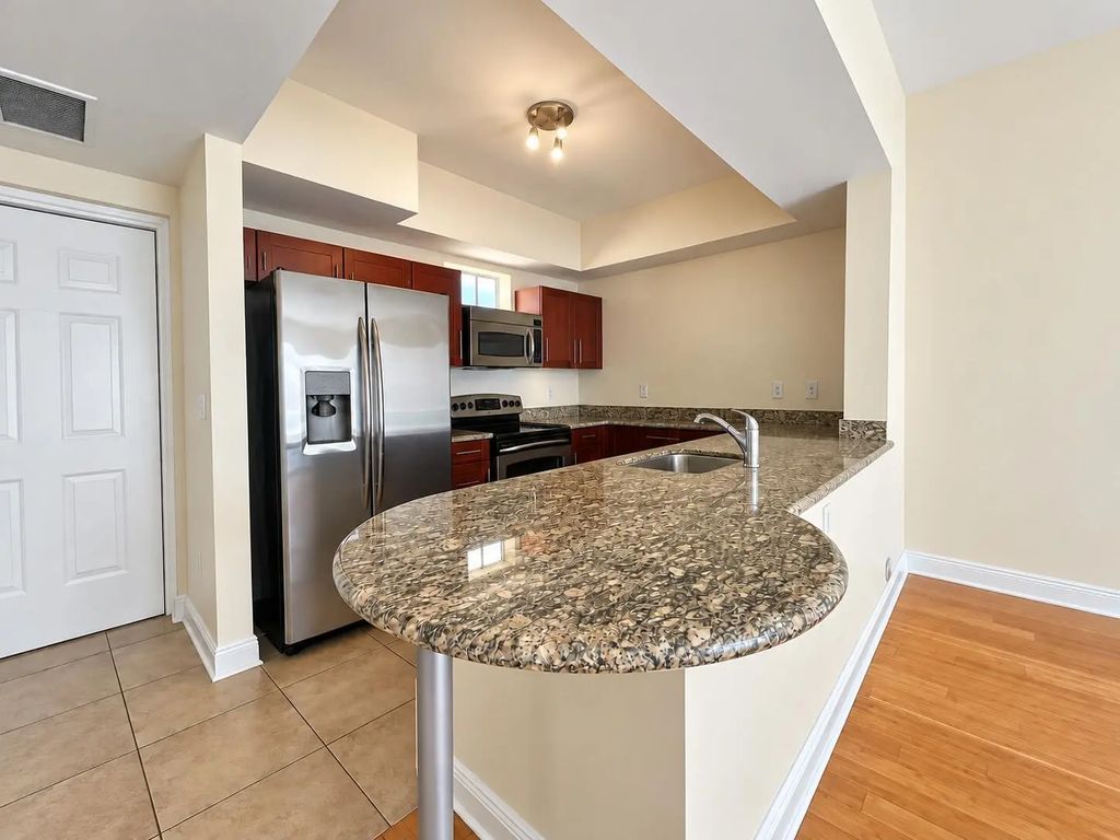 7270 Sw 89th Street #c206, Miami