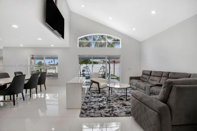 4 of 49 - 3432 Sw 49th Street, Hollywood, FL