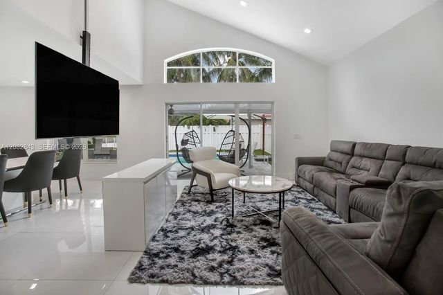 5 of 49 - 3432 Sw 49th Street, Hollywood, FL