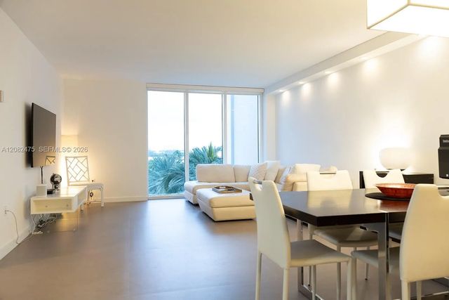 5 of 31 - 10275 Collins Avenue #523, Bal Harbour, FL