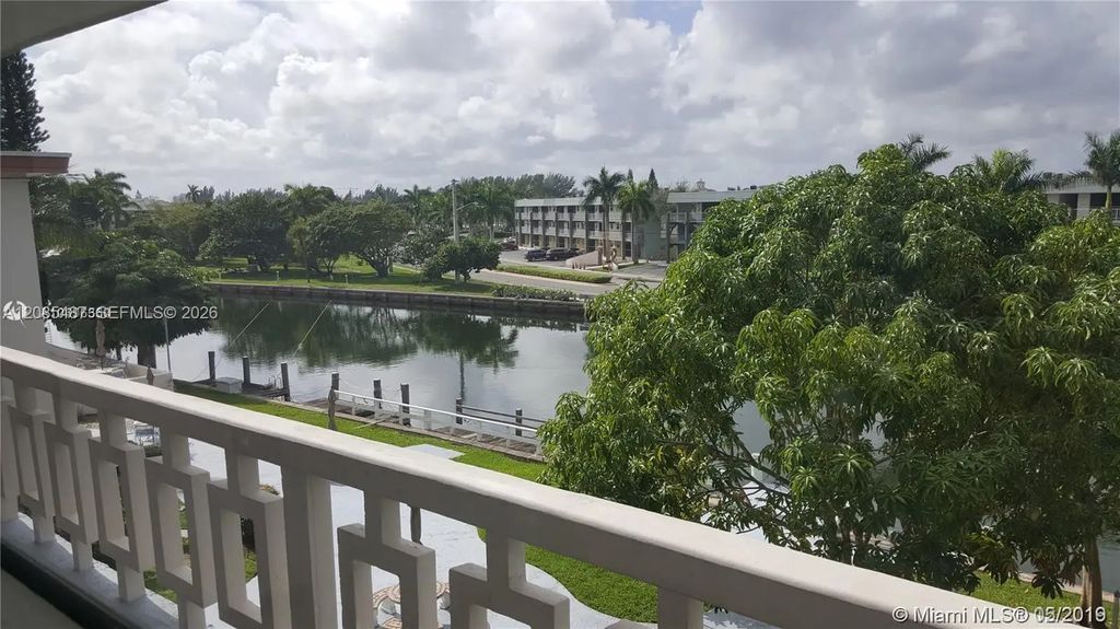 467 Golden Isles Drive #306, Hallandale Beach