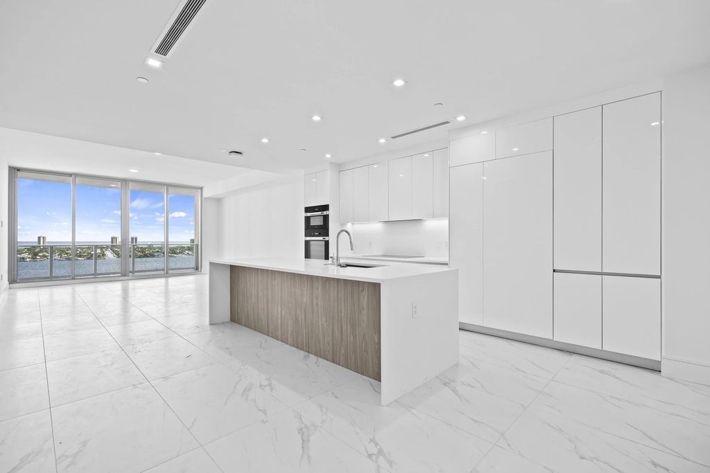 220 Lake Shore Drive #1608, Lake Park