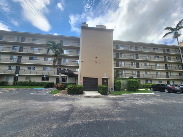 5 of 27 - 7840 Nw 50th Street #504, Lauderhill, FL