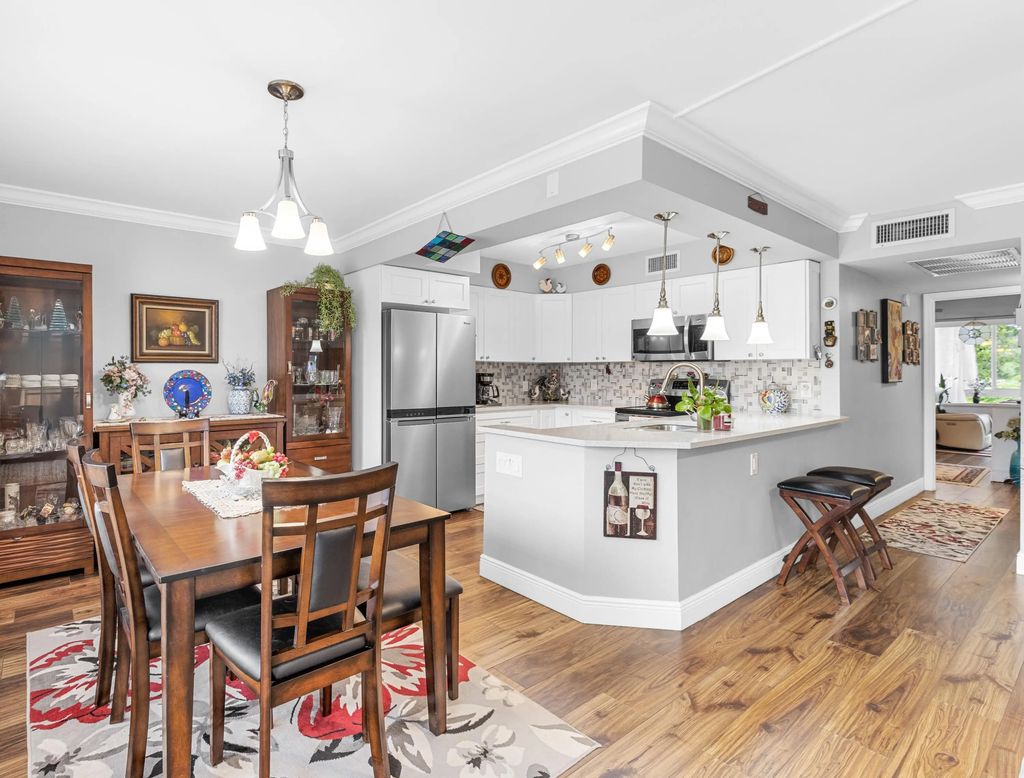 2041 Lyndhurst J, Deerfield Beach
