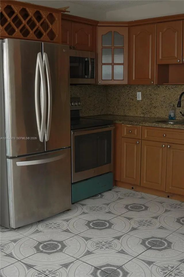 2 of 23 - 941 Nw 102nd Street, Miami, FL