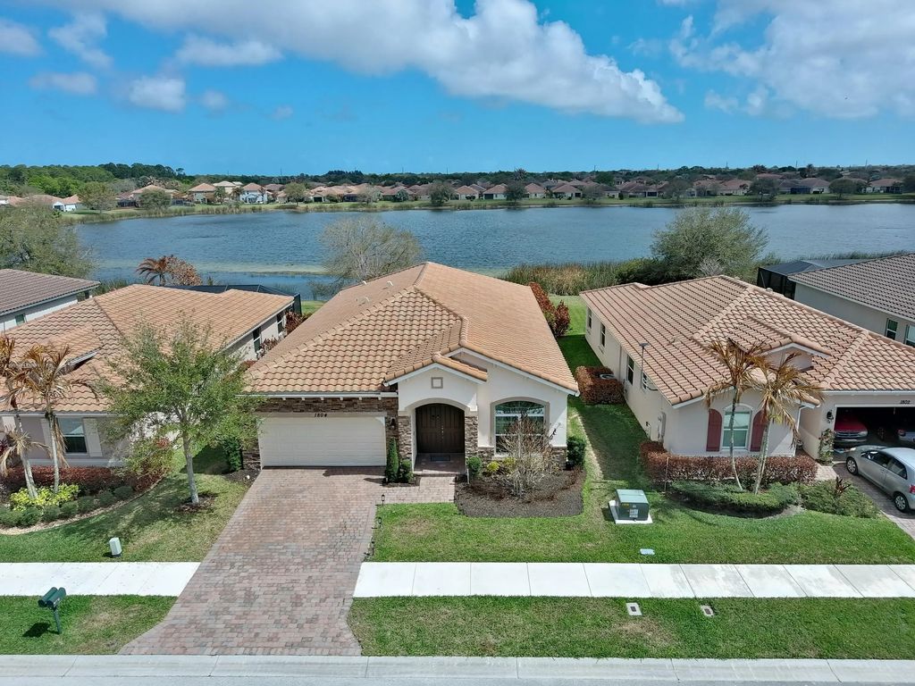 1804 Berkshire Circle Sw, Vero Beach
