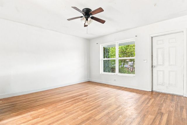 4 of 19 - 724 S D Street, Lake Worth Beach, FL