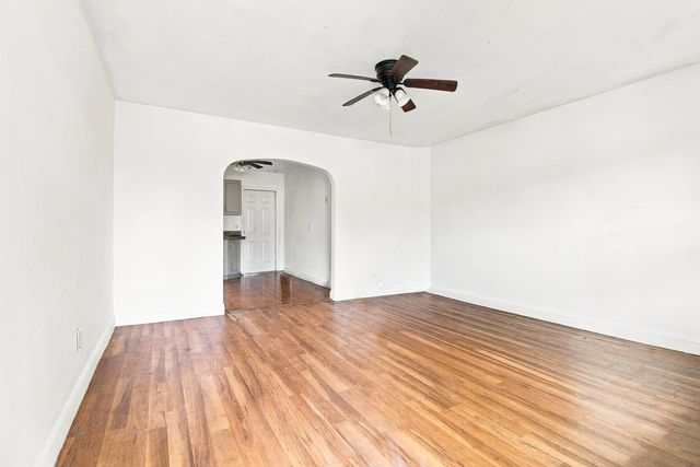 5 of 19 - 724 S D Street, Lake Worth Beach, FL