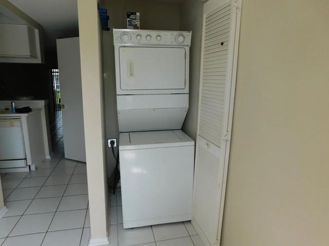 3 of 37 - 50 Simonton Circle, Weston, FL