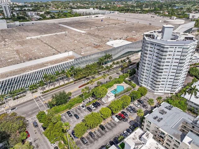 2 of 5 - 1809 Washington Avenue, Miami Beach, FL