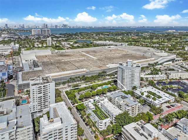 4 of 5 - 1809 Washington Avenue, Miami Beach, FL