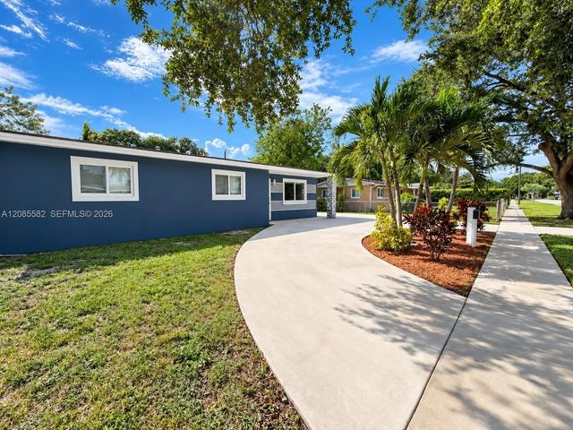 3 of 19 - 240 N 68th Avenue, Hollywood, FL