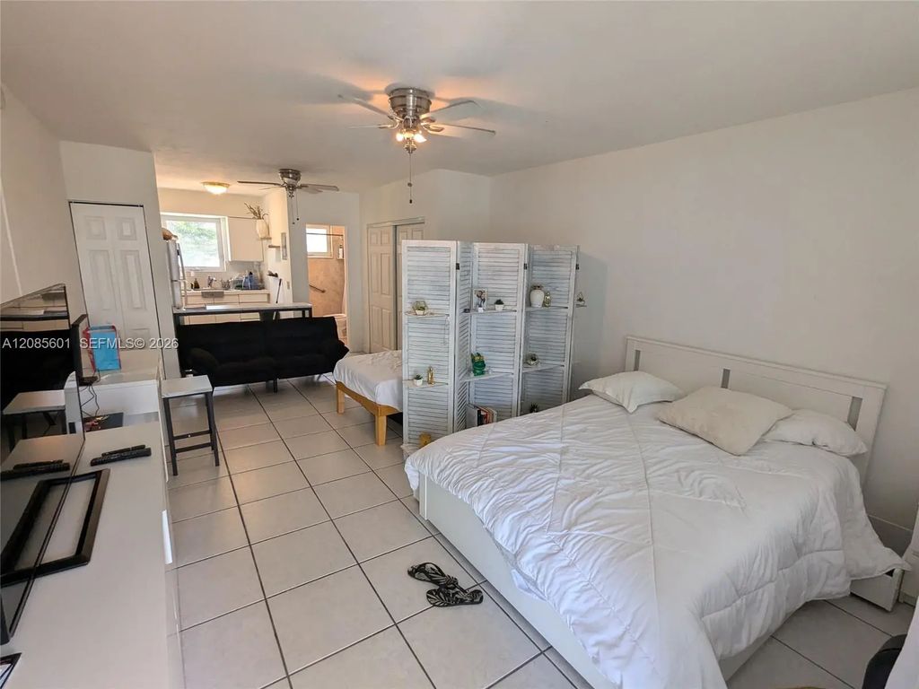 158 Ocean Drive #406, Miami Beach