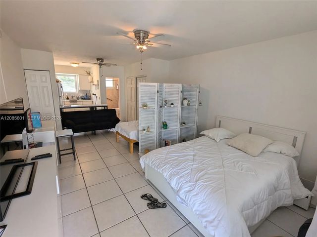 158 Ocean Drive #406, Miami Beach