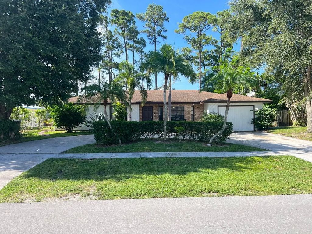 1492 Scottsdale Road N, West Palm Beach