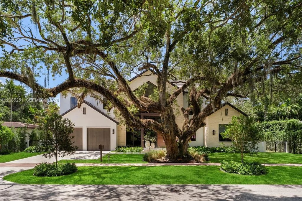 418 Castania Avenue, Coral Gables