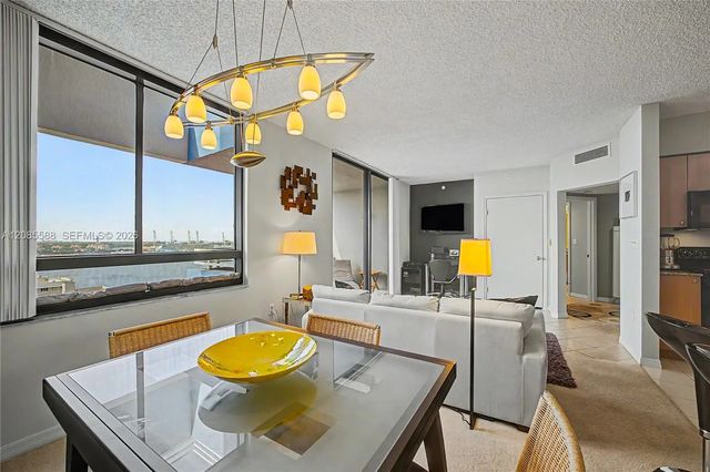 4 of 27 - 1330 West Avenue #2412, Miami Beach, FL