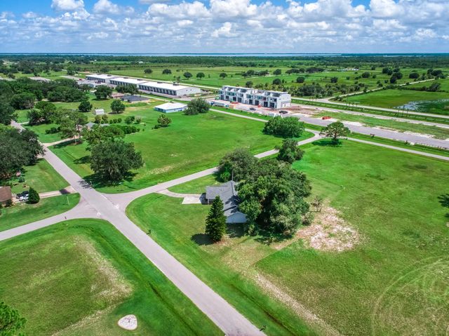 3 of 46 - 8316 Hampshire Drive, Sebring, FL