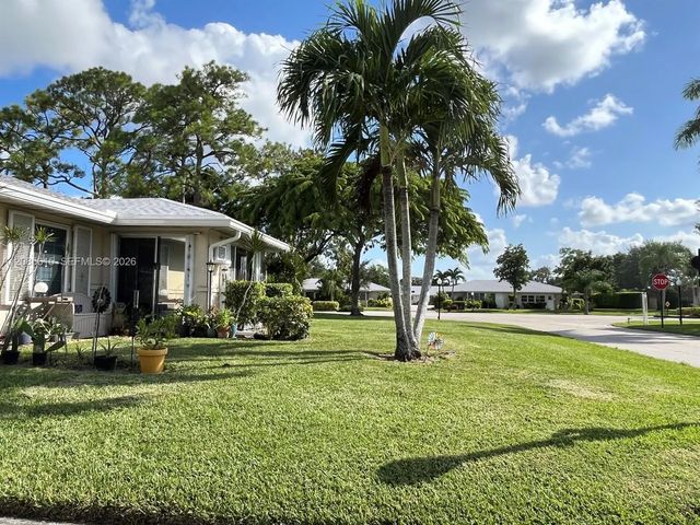 3 of 8 - 176 Cape Cod Circle #0, Lake Worth, FL