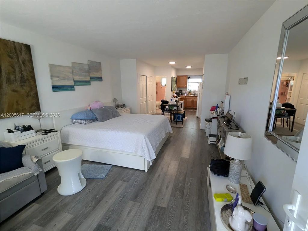 158 Ocean Drive #203, Miami Beach
