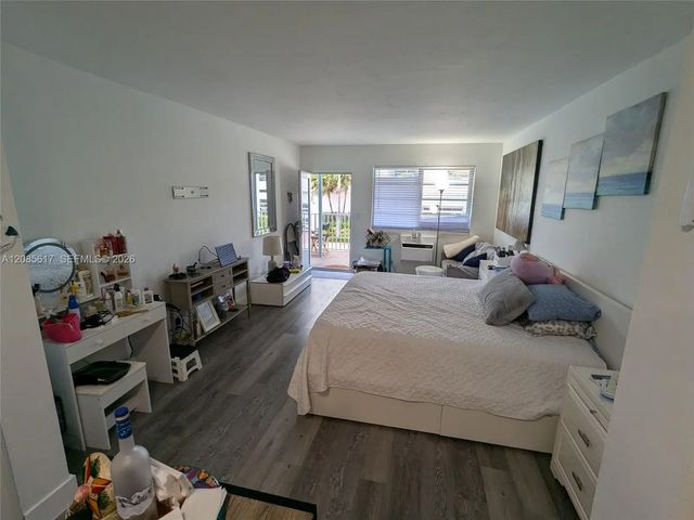 2 of 13 - 158 Ocean Drive #203, Miami Beach, FL