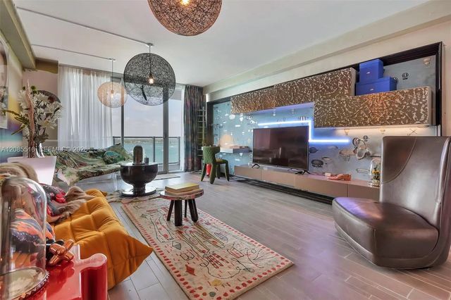 4 of 17 - 1100 West Avenue #1020, Miami Beach, FL