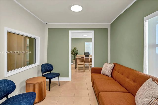 3 of 9 - 481 E Commercial Boulevard, Oakland Park, FL