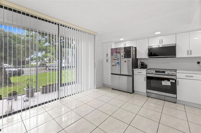 4 of 27 - 8400 Sw 133rd Ave Road #107, Miami, FL