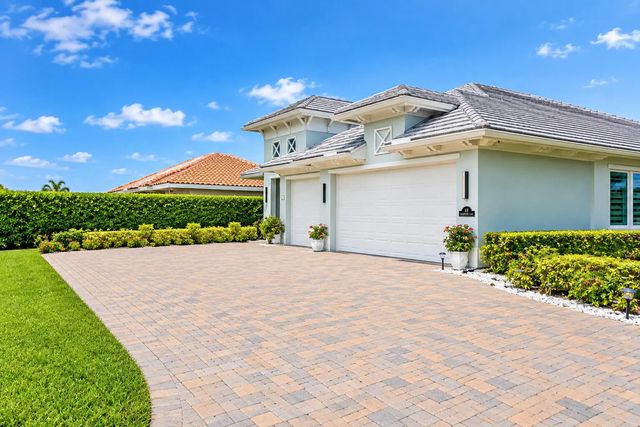 2 of 29 - 413 Jacqueline Way Sw, Vero Beach, FL