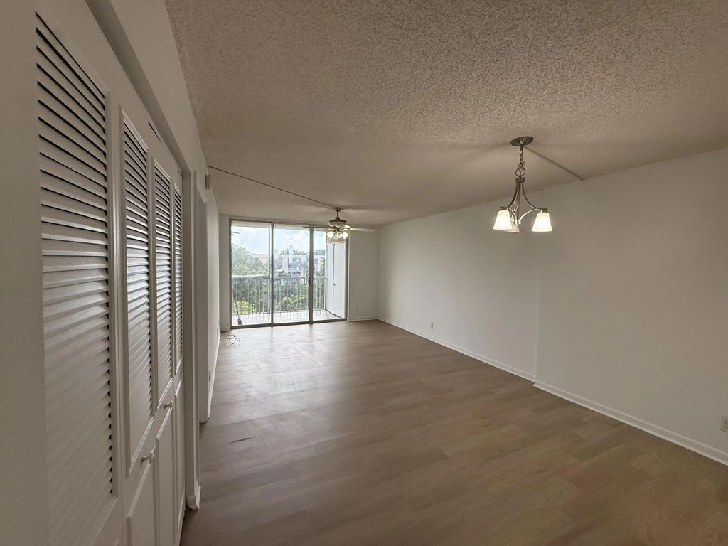 3161 Nw 47th Terrace #402, Lauderdale Lakes