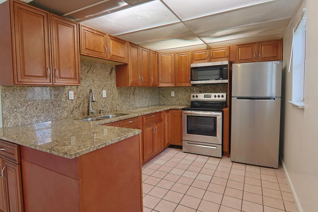 6636 Sw 41st Street, Davie