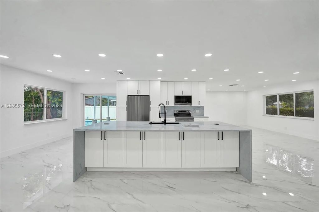 10601 Nw 43rd Court, Coral Springs