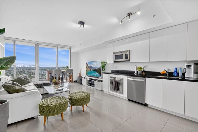 3 of 21 - 92 Sw 3rd Street #4407, Miami, FL