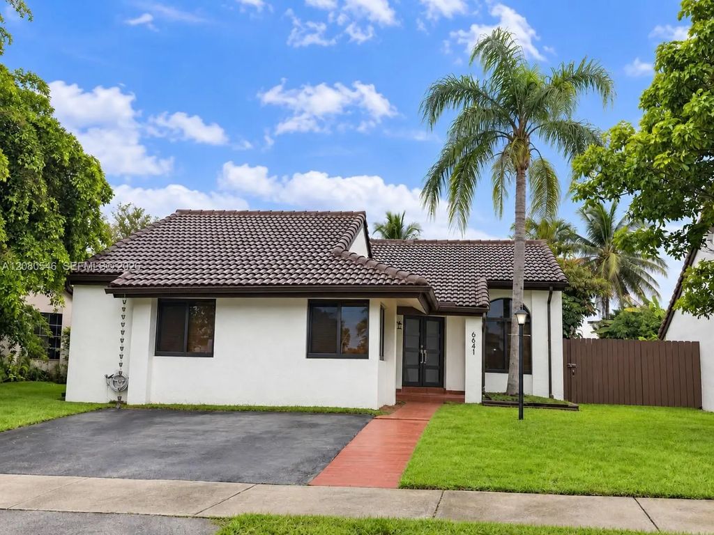 6641 Sw 127 Path #6641, Miami